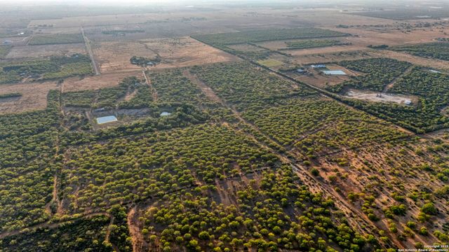 1 CR 331 E, Jourdanton, TX 78026