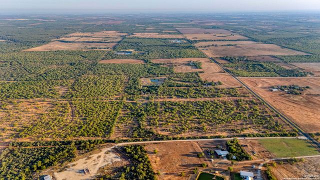 1 CR 331 E, Jourdanton, TX 78026