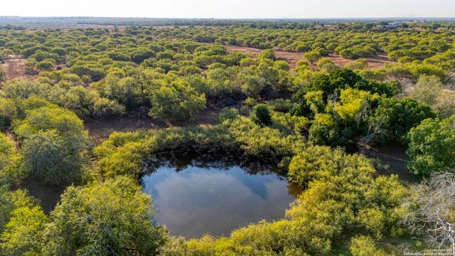 1 CR 331 E, Jourdanton, TX 78026