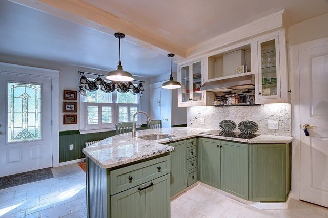 647 Main St B, Oxford, MA 01537