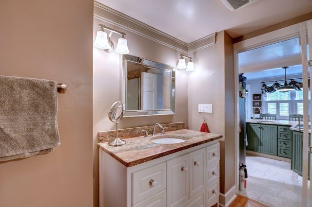 647 Main St B, Oxford, MA 01537