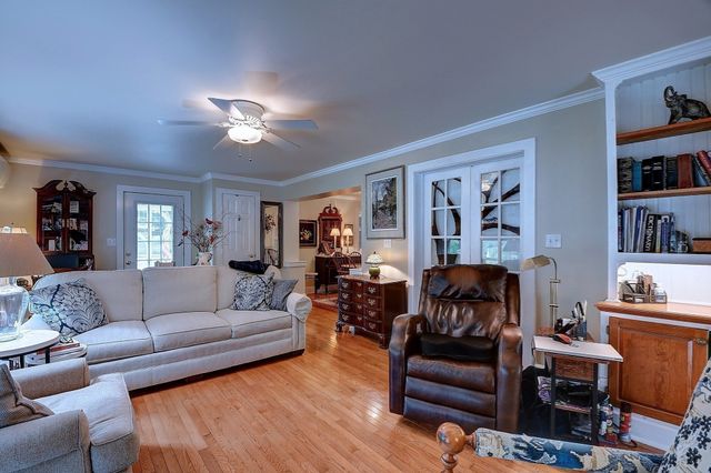 647 Main St B, Oxford, MA 01537