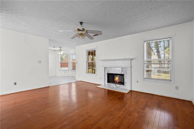 545 Sterling Pointe Court, Lawrenceville, GA 30043