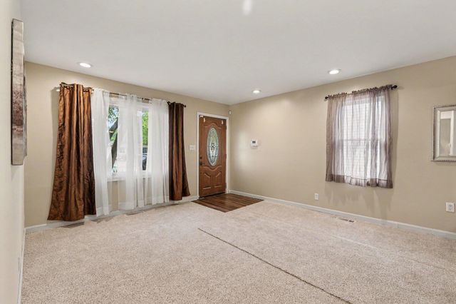6148 N Globe Street, Westland, MI 48185