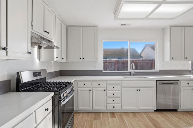 2808 Medinah Way, Modesto, CA 95355