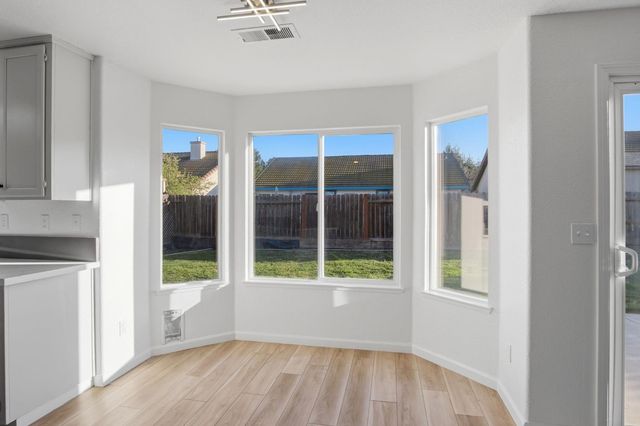 2808 Medinah Way, Modesto, CA 95355