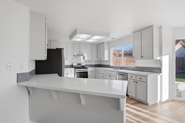 2808 Medinah Way, Modesto, CA 95355