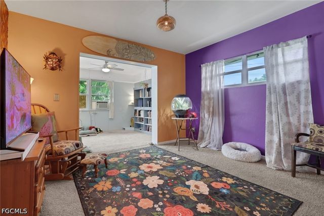 423 SW 39th ST, Cape Coral, FL 33914