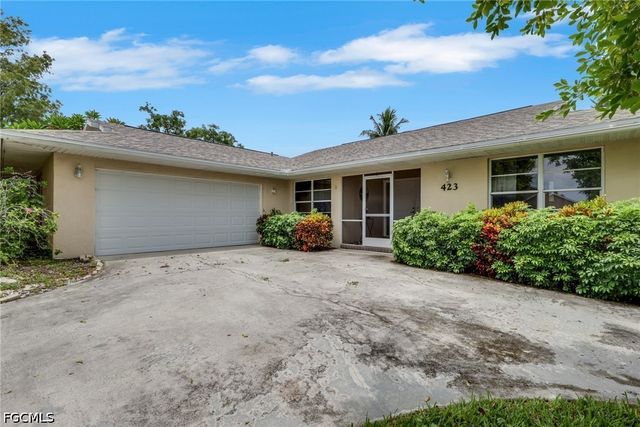 423 SW 39th ST, Cape Coral, FL 33914