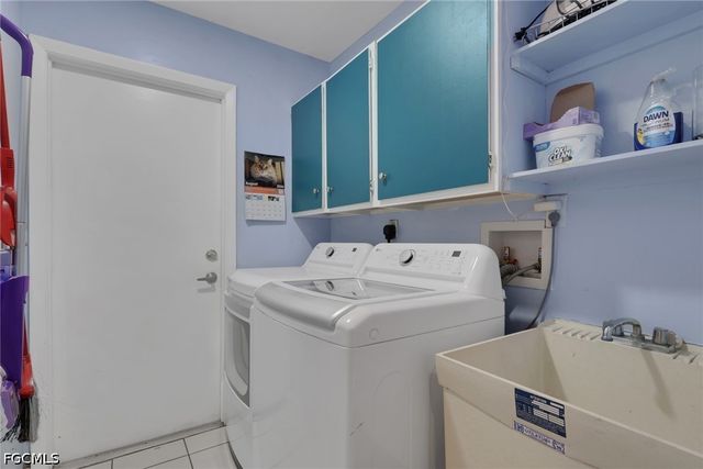 423 SW 39th ST, Cape Coral, FL 33914