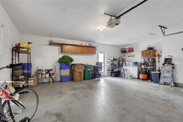 423 SW 39th ST, Cape Coral, FL 33914