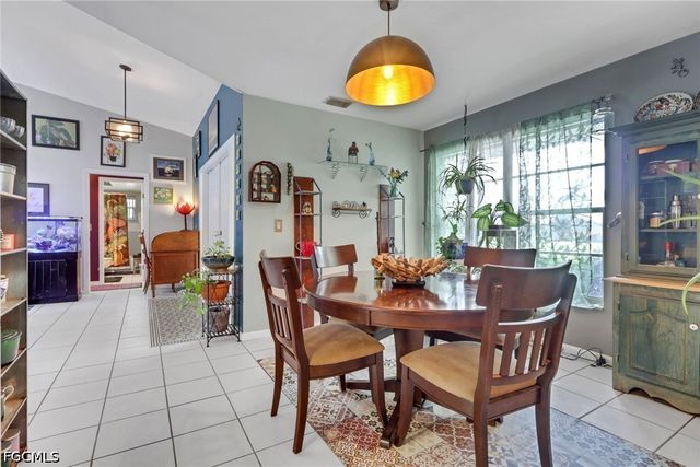 423 SW 39th ST, Cape Coral, FL 33914