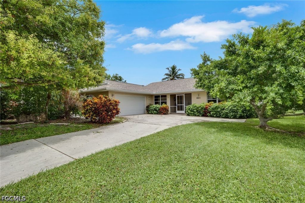 423 SW 39th ST, Cape Coral, FL 33914