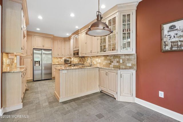 20 Kensington Drive, Randolph, NJ 07869