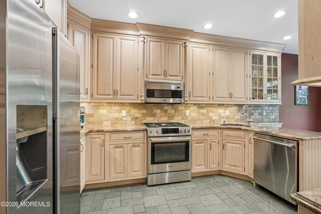 20 Kensington Drive, Randolph, NJ 07869