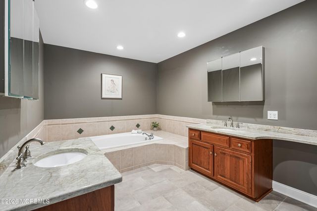 20 Kensington Drive, Randolph, NJ 07869