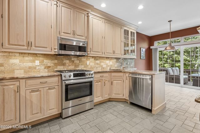 20 Kensington Drive, Randolph, NJ 07869