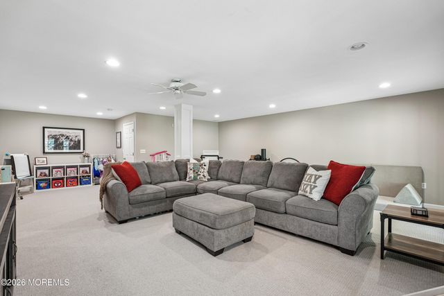 20 Kensington Drive, Randolph, NJ 07869