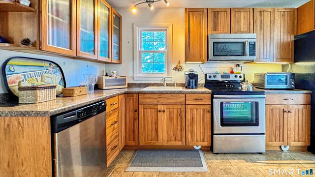 8 Kenn Road, Old Saybrook, CT 06475