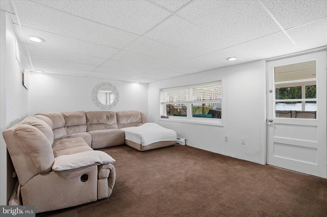 10915 HEFLIN RD, Philadelphia, PA 19154
