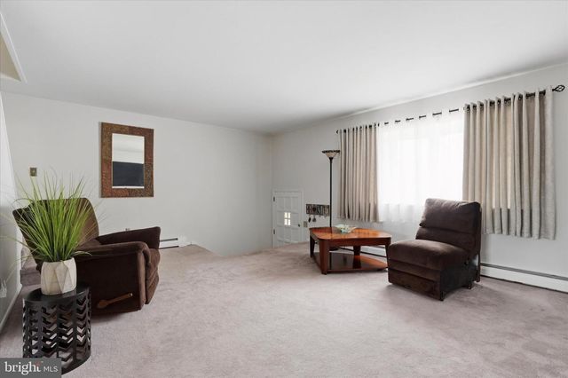 10915 HEFLIN RD, Philadelphia, PA 19154