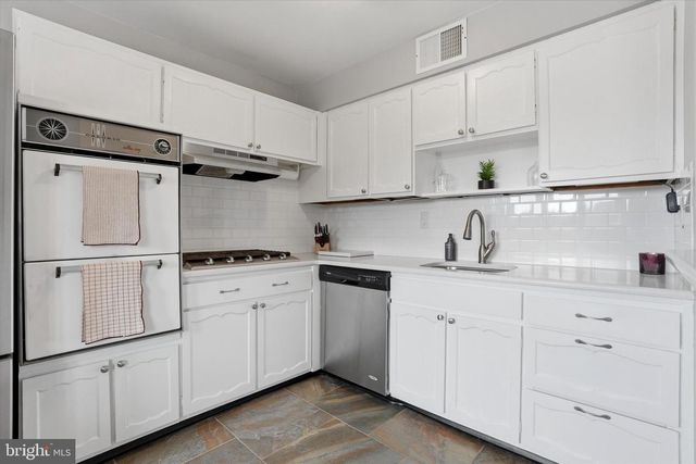 10915 HEFLIN RD, Philadelphia, PA 19154