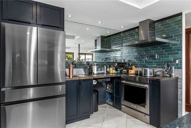 23572 Continental Drive, Canyon Lake, CA 92587