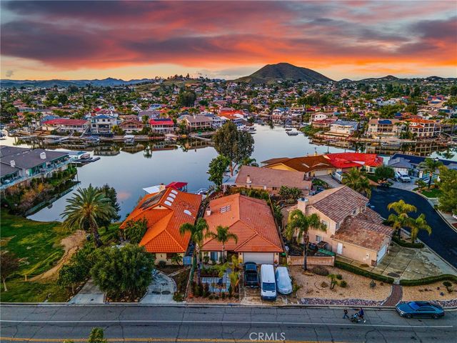 23572 Continental Drive, Canyon Lake, CA 92587