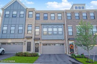 22 Edmund Way, Middletown, NJ 07748