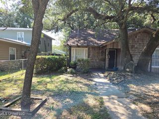 171 Saint Charles Avenue, Biloxi, MS 39530
