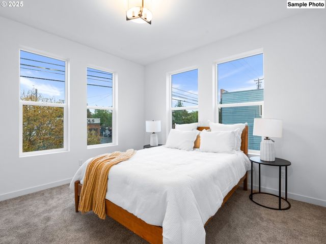 7190 Ne Glisan St, Portland, OR 97213