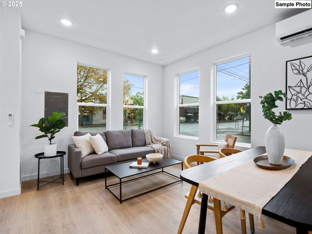 7190 Ne Glisan St, Portland, OR 97213