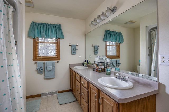 W5940 MOONFLOWER DRIVE, Appleton, WI 54915
