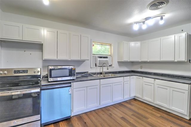 701 Park Hill Drive, Lake Charles, LA 70605