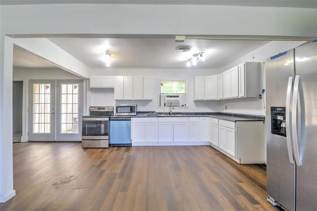 701 Park Hill Drive, Lake Charles, LA 70605