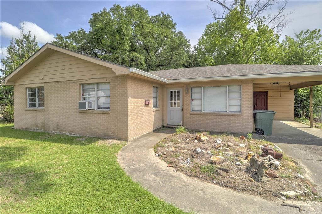 701 Park Hill Drive, Lake Charles, LA 70605