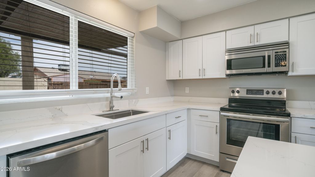 2334 W PORTOBELLO Avenue, Mesa, AZ 85202 — photo 5