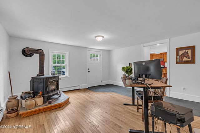 14 Maxim Road, Howell, NJ 07731