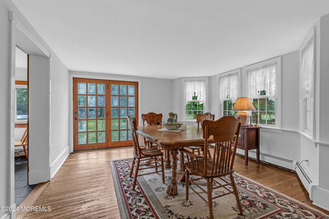 14 Maxim Road, Howell, NJ 07731