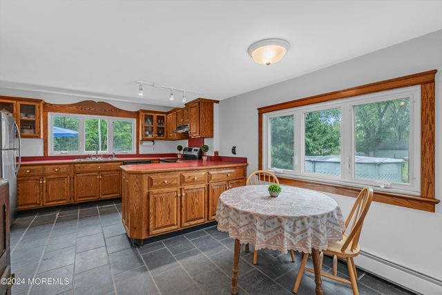 14 Maxim Road, Howell, NJ 07731