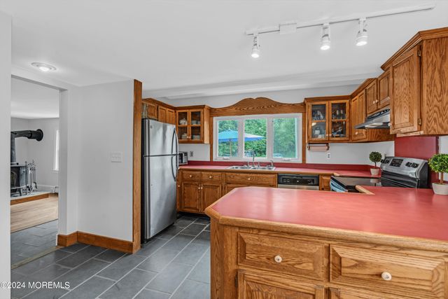 14 Maxim Road, Howell, NJ 07731