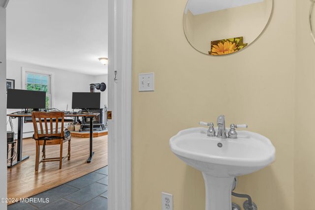 14 Maxim Road, Howell, NJ 07731