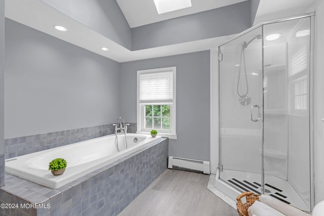14 Maxim Road, Howell, NJ 07731