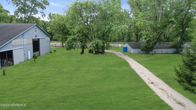 14 Maxim Road, Howell, NJ 07731