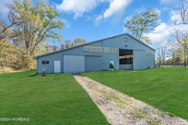 14 Maxim Road, Howell, NJ 07731