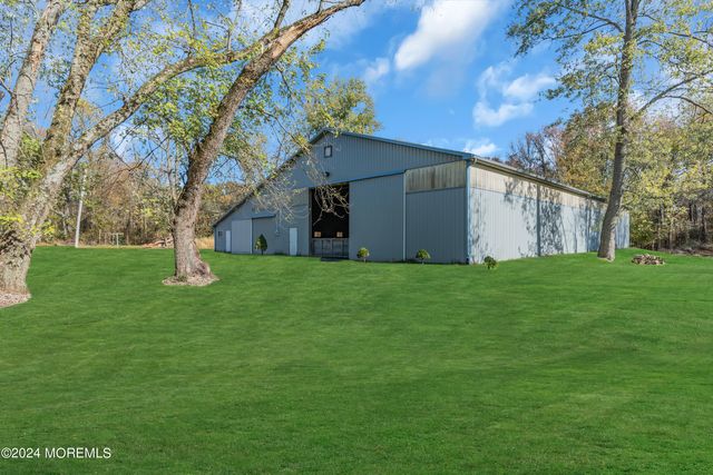 14 Maxim Road, Howell, NJ 07731