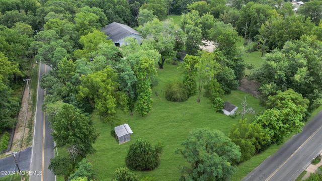 14 Maxim Road, Howell, NJ 07731