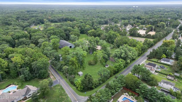 14 Maxim Road, Howell, NJ 07731
