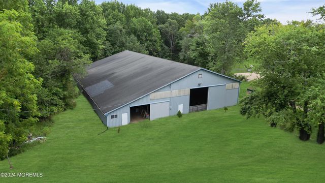 14 Maxim Road, Howell, NJ 07731