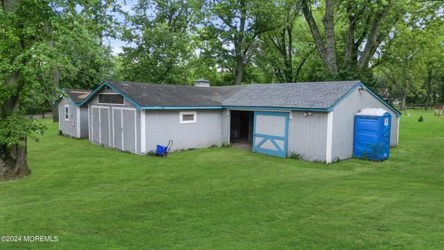 14 Maxim Road, Howell, NJ 07731